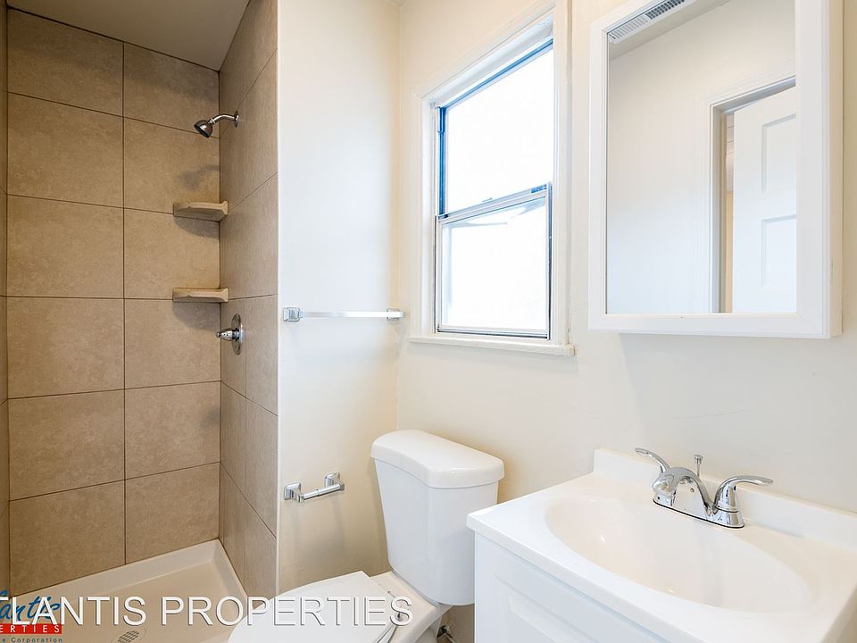 1st image of 365 N Autumn St APT 07