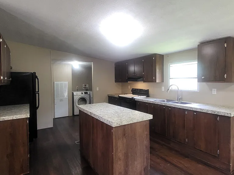 21516 Cherry Hollow Dr — Photo 6