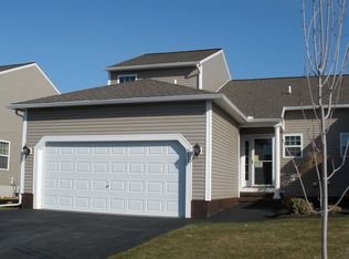 5084 Minuteman Ln, Liverpool, NY 13088