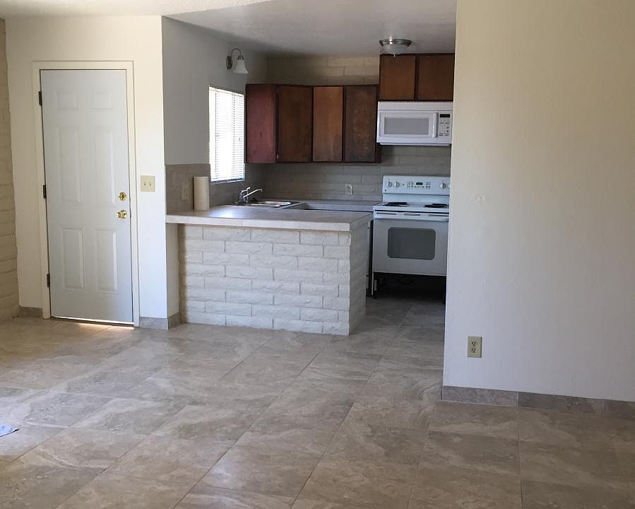 1st image of 3727 E Fairmount St #3