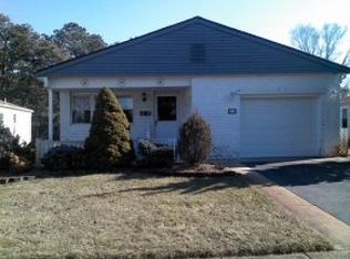 47 Chesterfield Ln, Toms River, NJ 08757