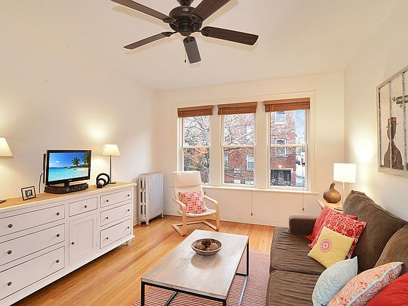 4th image of 2608 W Ainslie St #1W