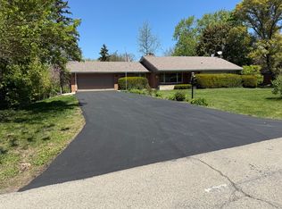 140 E Hillside Rd, Barrington, IL 60010