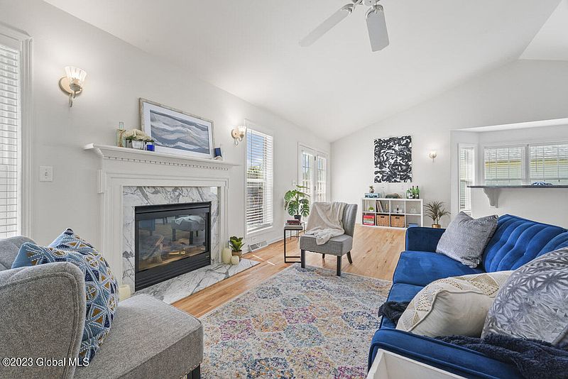 4th image of 64 W Hearthstone Drive