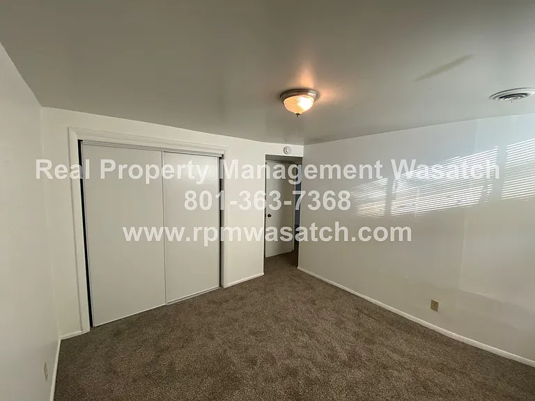 448 E Penney Ave — Photo 5