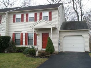 37 Mill Pond Dr, Lancaster, PA 17603