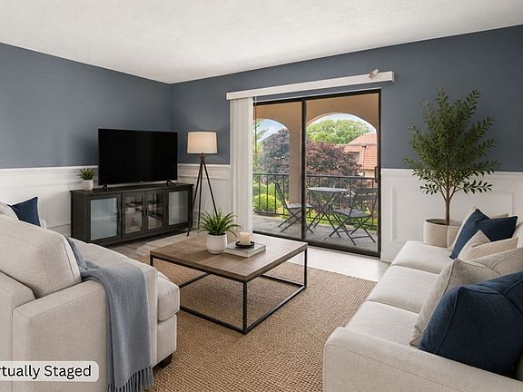 2nd image of 685 Oak St #4-10