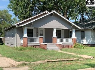 122 E 8th Ave, Hutchinson, KS 67501