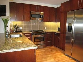 4th image of 325 Berry St APT 408
