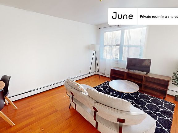 3rd image of 71 Clermont Ave #B