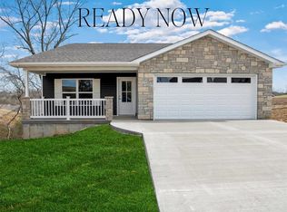 354 Rolling Knoll Rd, Washington, MO 63090