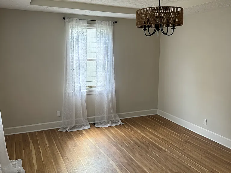 1210 Daniel St — Photo 11