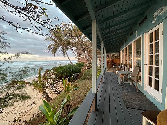 Lanai only steps to the beach