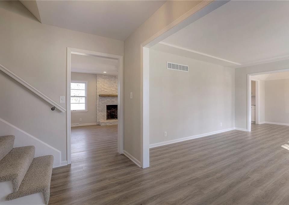 1604 E Sunvale Dr, Olathe, KS 66062 Zillow