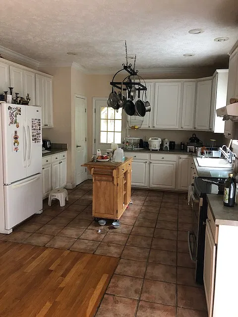 2 bed, 2.5 bath, 1300 sqft, $1,800 — Photo 3