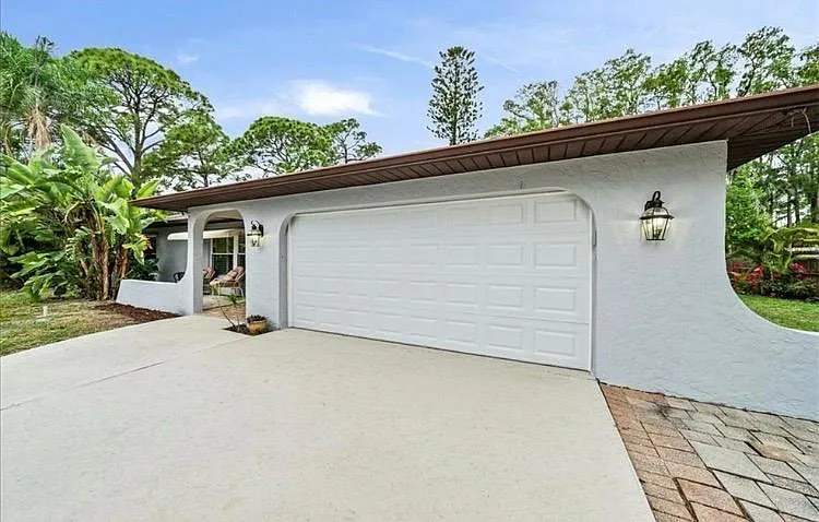 19208 Murcott Dr E — Photo 14