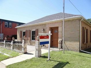 107 1st St NW, Elkader, IA 52043