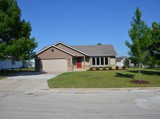 7362 S Countryside Dr, Franklin, WI 53132