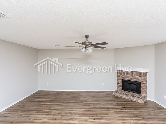 5th image of 2641 Pandale Dr
