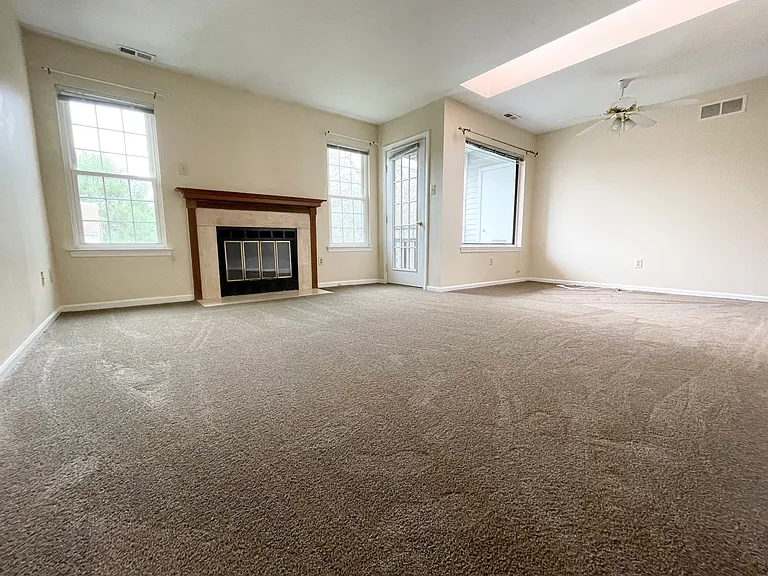 502 Diamond Dr — Photo 3