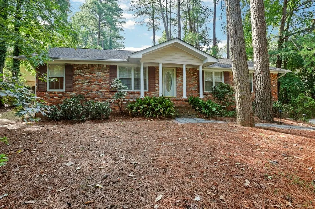3 bed, 1800 sqft, $2,300 — Photo 1