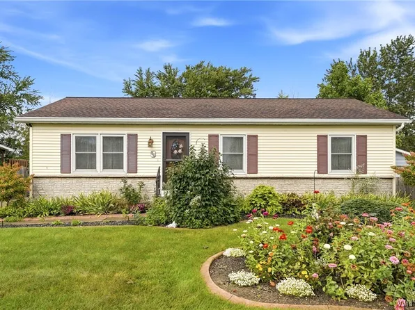 86 Cathedral Dr, Buffalo, NY 14224