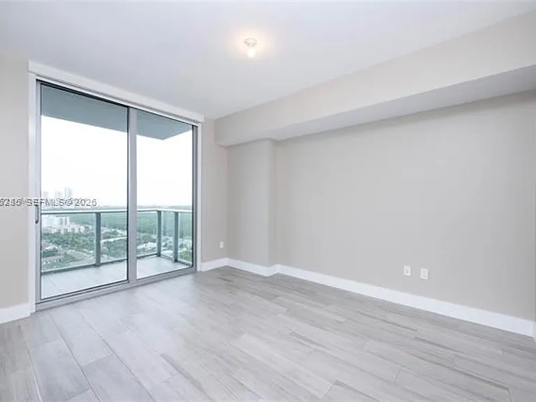16385 Biscayne Blvd #2616 — Photo 12