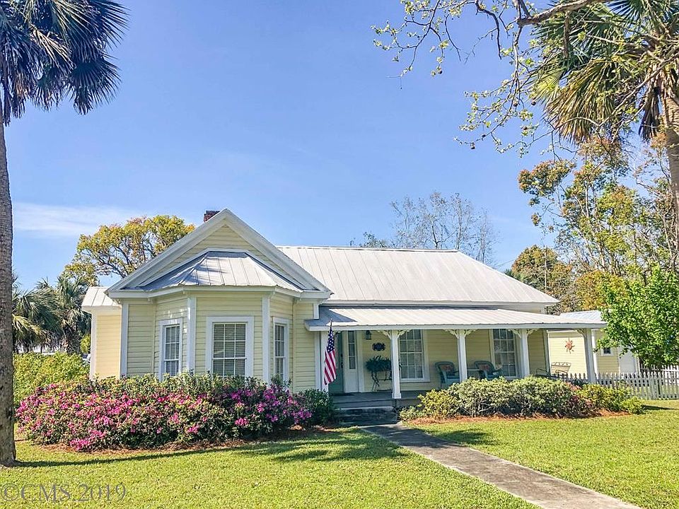 1st image of 207 Avenue E