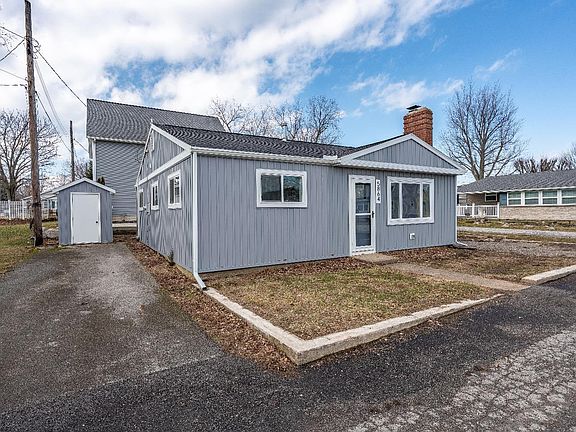 2nd image of 5864 Cedar Ln