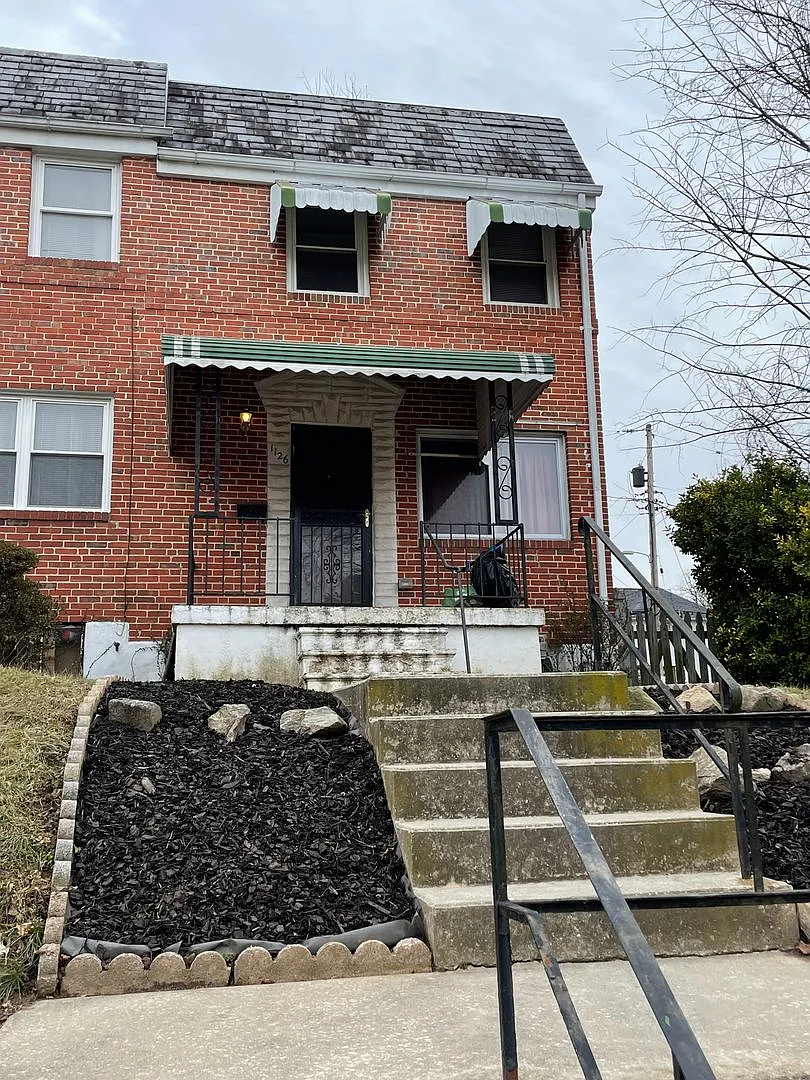 Well Kept Townhome in Catonsville Area! — Photo 1