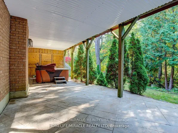 905 Alanbury Cres, Pickering, ON L1X 2S3