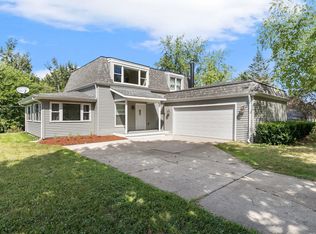 2061 Garden Rd, Aurora, IL 60506