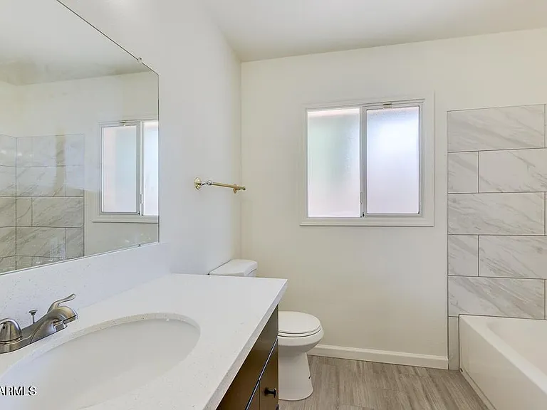 831 E Stephens Dr — Photo 18