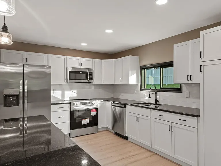 2175 Gale Dr — Photo 8