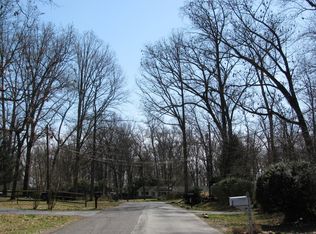 18809 Woodway Dr, Rockville, MD 20855