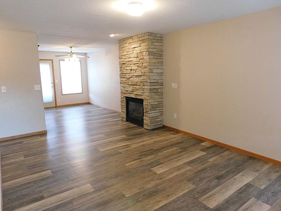 2nd image of 420 W Odell Ct