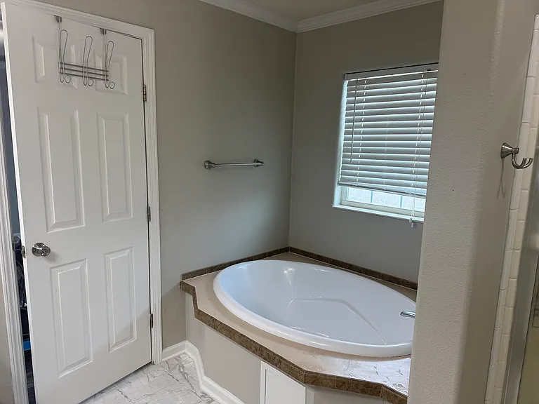 123 Stoneburg Dr — Photo 8