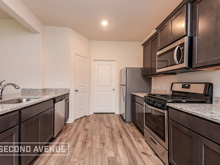 841 Serena Dr — Photo 7