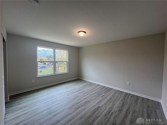 5th image of 568 Maxwell Ct