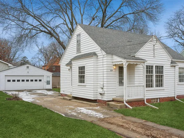 1604 45th St, Des Moines, IA 50310