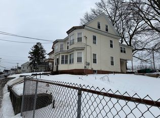 39 Moore St, Lowell, MA 01852