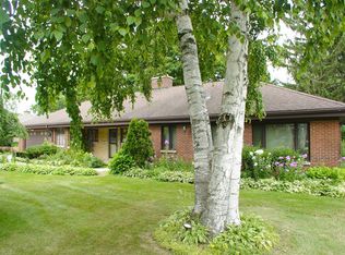 745 S Bristol Ln, Arlington Heights, IL