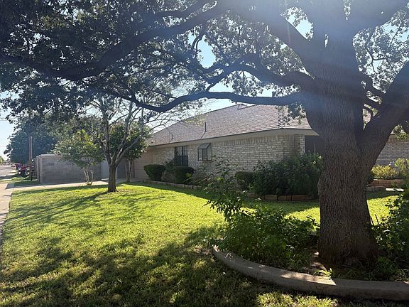 3rd image of 3610 Crestmont Dr