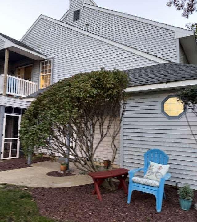 1st image of 28 Waterview Dr