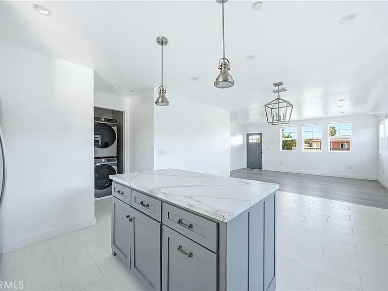 10538 La Reina Ave #4 — Photo 9