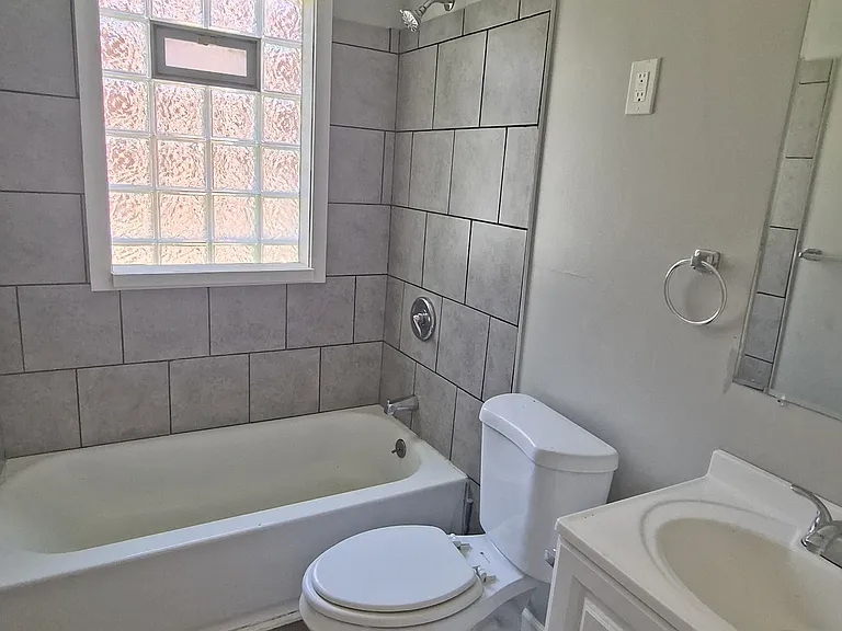 4230 Chester Dr — Photo 6