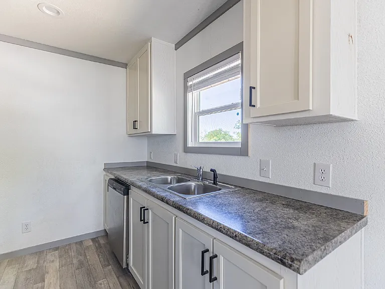 193 Live Oaks St #1 — Photo 9
