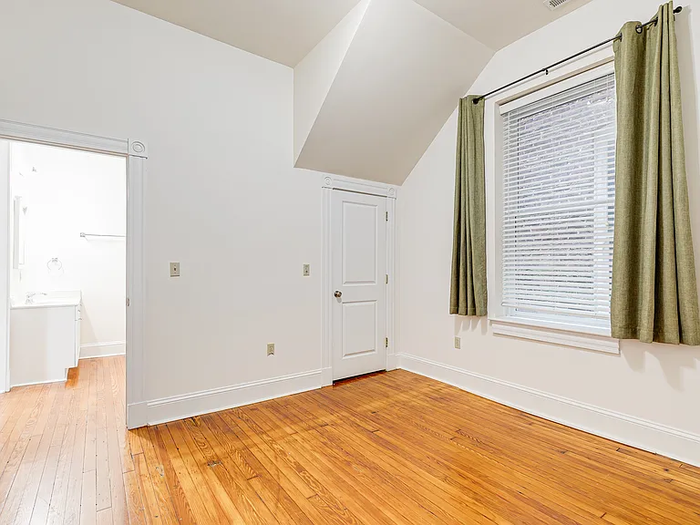 3216 E Broad St #A — Photo 17