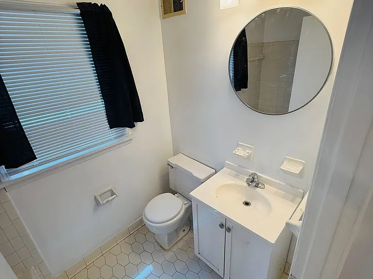 184 Mills Dr — Photo 17