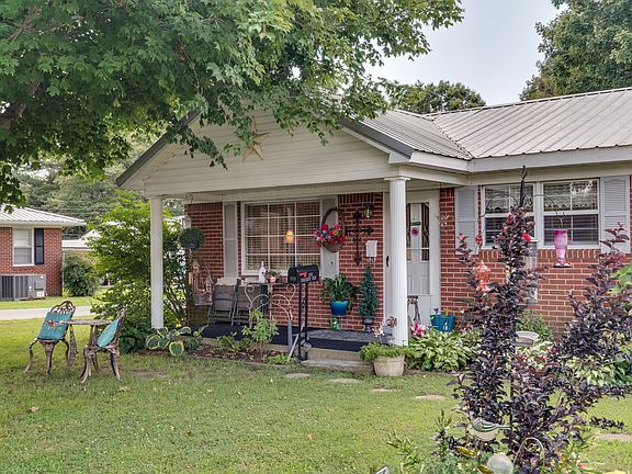 3rd image of 426 Amacher Ave